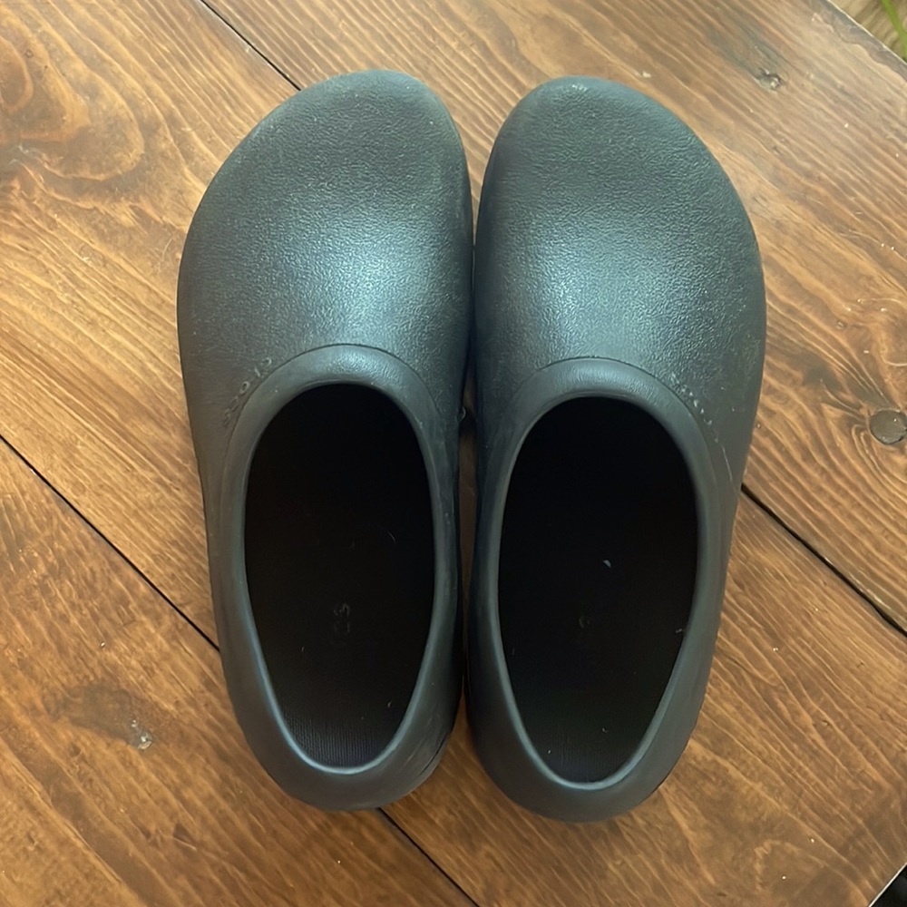 Crocs Black Slip-Resistant Slip Ons 8W
